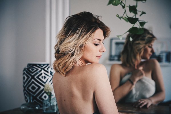 Quels sont les produits de coiffure adaptés à son type et à sa couleur de cheveux ?